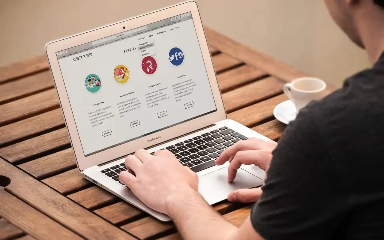 Optimisation du référencement SEO d'une web solution par EISN en Île-de-France.